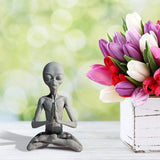Zerodis Meditating Statue Garden Art Sculpture, Unique Retro Color Handmade with Environmentally Friendly Resin Indoor Outdoor Decor Gift (Meditation Alien)