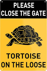 Please Close The Gate Tortoise On The Loose Tin Sign Notice Vintage Metal Poster Wall Art Decor Plaque for Home Garden Garage Yard Outdoor Shop 8x12 inch