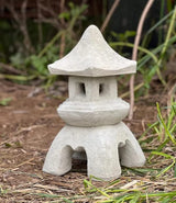 Japanese Pagoda Statue Backyard Decor Stone Lantern Figurine Garden Statue Light Outdoor Sculpture Zen Garden Atmosphere