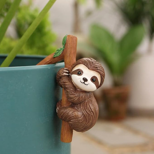 Cute Climbing Sloth Flower Pot Hugger Figurines Resin Hanging Animal Statue Planter Pot Decorations for Home Garden Fence Balcony Patio Lawn Yard Ornaments