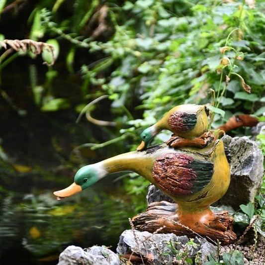 Outdoor Statue Garden Sculpture Ornaments Outdoor Cute Water Absorption Duck Statue Resin Crafts Creative Animal Art Sculpture Outdoor Garden