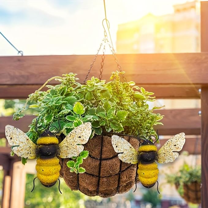Metal Bee for Garden Decor,Indoor Hanging Wall Decorations,Iron Art Wall Decoration,Outdoor Patio Lawn Yard Backyard Decor,Bee Statue Gift for Gardening Enthusiasts