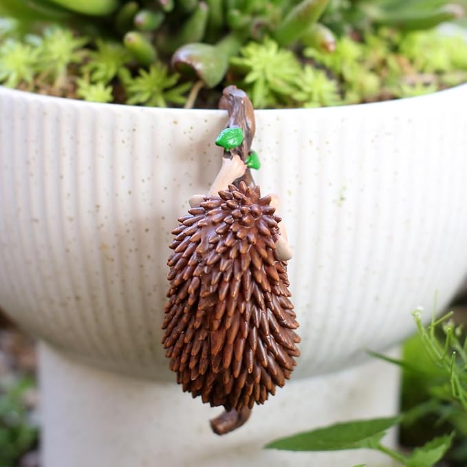 Cute Climbing Hedgehog Flower Pot Hugger Figurines Resin Hanging Animal Statue Planter Pot Decorations for Home Garden Fence Balcony Patio Lawn Yard Ornaments