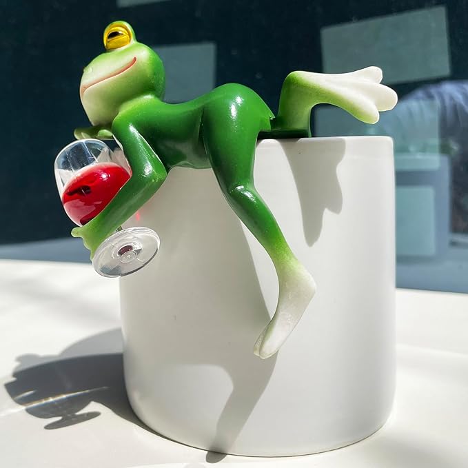 Funny Drinking Frog Statue Flower Pot Hugger Resin Hanging Frog Figurine Planter Pot Decorations for Home Garden Fence Balcony Patio Lawn Yard Ornaments (Drinking Red Wine)