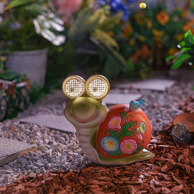 Snail Garden Statue Light Solar Light Figurine Outdoor Decor Fairy Garden Decorations Outside Art for Yard, Gardens Patio, Lawn Décor Unique Gift for Women (Snail)