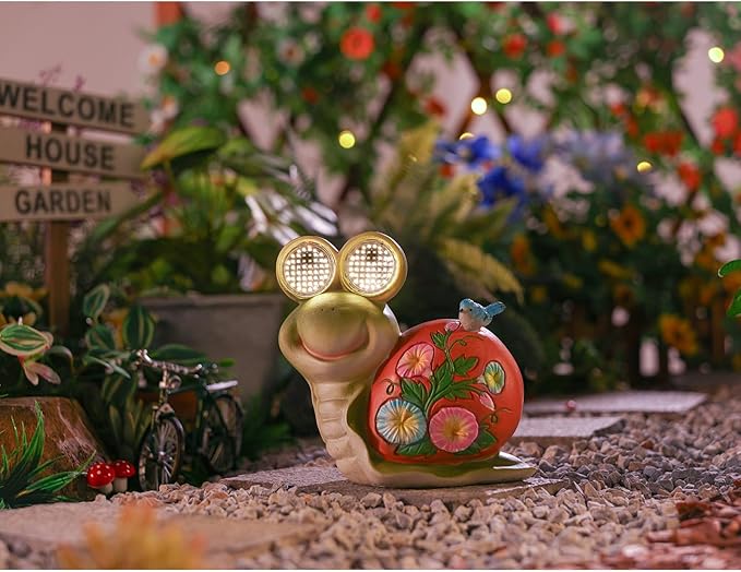 Snail Garden Statue Light Solar Light Figurine Outdoor Decor Fairy Garden Decorations Outside Art for Yard, Gardens Patio, Lawn Décor Unique Gift for Women (Snail)