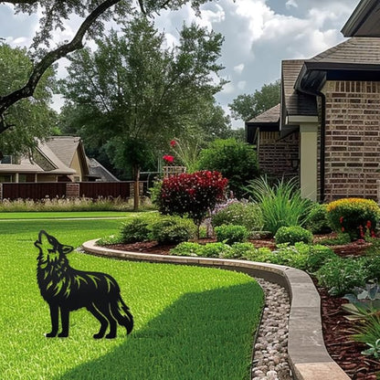 WADORN Howling Wolf Metal Decorative Garden Stakes, Wolf Garden Outdoor Statues Silhouette Wild Animal Stakes Outdoor Wolf Stakes Metal Animal Garden Statues for Lawn Ornaments Yard Patio Garden