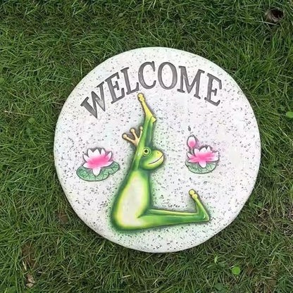 Etlegor Garden Décor Stepping Stones, Fun Animal Print Outdoor Pathway Décor Step Stones, All-Weather Lawn Pathway/Flower Beds/Courtyard Pavers(Frog-C)