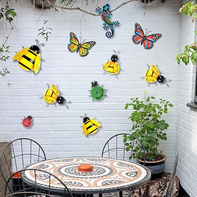 Metal Bumble Bees Garden Outdoor Decor Honey Bee Yard Art Outside Patio Fence Home Wall Decorations (Set of 4)