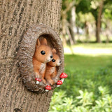 Mom and Baby Squirrel Tree Hugger Outdoor Tree Faces Decor, Resin Squirrel Figurine Garden Statues Whimsical Tree Peeker Sculpture for Patio Lawn Yard Porch Wall Ornaments