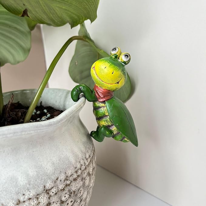 Fly Frog Figure Plant Pot Hanger, Turtle Flower Pot Hugger, Resin Tortoise Statue, Funny Pot Huggers for Planters, Cute Climbing Tortoise Flower Pot Hugger, Garden Fence Balcony Patio Yard (FLY FROG)