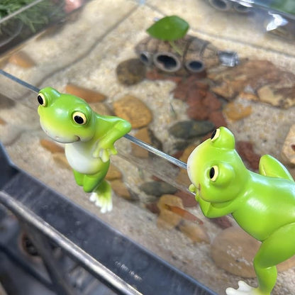 Banax 2 Pcs Cute Climbing Frog, Figurines Frog Statue Flower Pot Hugger Resin Hanging Sculpture Outdoor Statue Plant Pot Decorations for Home Garden Patio Lawn Yard Ornaments