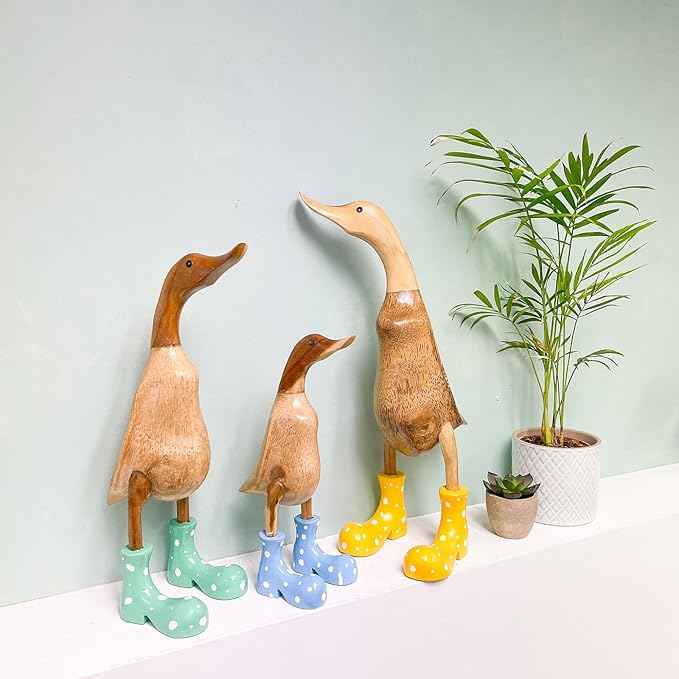Wooden Crafted Duck Figurine with Spotty Wellies Funny Standing Duck Statues Decorative Resin Rain Boot Animal Sculpture Collectible Crafts Waterproof Garden Lawn Ornament (Yellow, 9.8Inch)