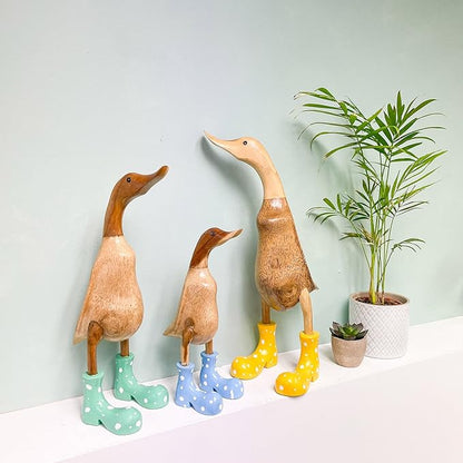 Wooden Crafted Duck Figurine with Spotty Wellies Funny Standing Duck Statues Decorative Resin Rain Boot Animal Sculpture Collectible Crafts Waterproof Garden Lawn Ornament (Yellow, 9.8Inch)