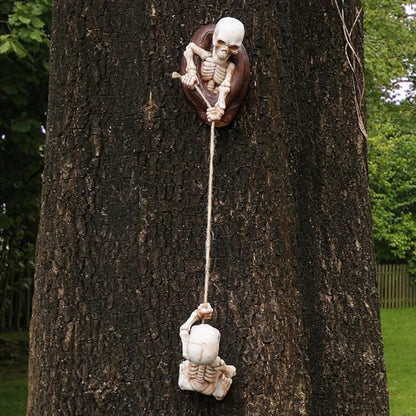 Skeletons Climbing Tree Sculptures Gothic Garden Decors - Mini Skeletons Tree Huggers Outdoor Halloween Decorations Yard Art Garden Statues