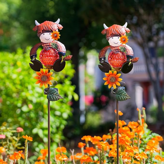 2 Pack Solar Garden Lights, Highland Cow Solar Lights Outdoor Waterproof Global Landscape Lighting with Metal Stake, Decorative Lawn Ornaments for Pathway, Garden Decor