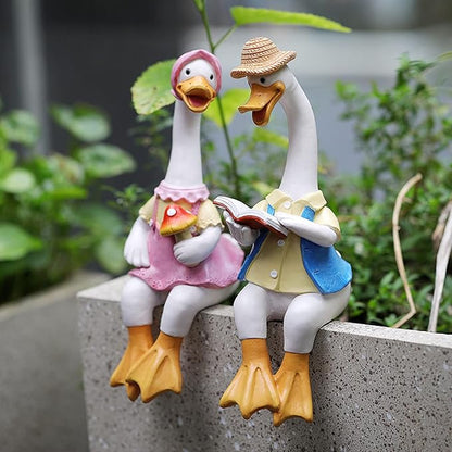 Handside Garden Statues Couple Animal Cartoon Resin Cute Sitting Sculpture Goose Lovers Figurine Gift for Wedding Art Décor for Yard Home Patio and Office (Goose)