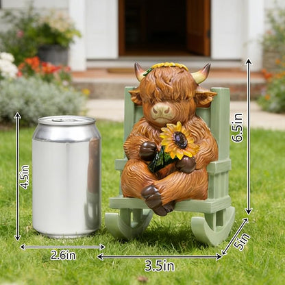 Solar Garden Statues Highland Cow Garden Decor Resin Highland Cow Statue with Light Animal Figurine Outdoor Yard Patio Lawn Decoration Housewarming Gardening Gifts for Women 3.5 * 5 * 6.5 in