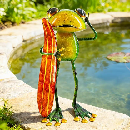 Frog Metal Garden Decor Yard Art Frog Decor with Skateboard, 3D Stereo Hand-Painted Decoration for Outdoor Garden Patio Plant Porch Poolside, Indoor Living Room Bedroom Shelf Ornament 9.5'' Height