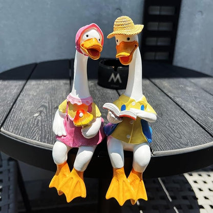 Handside Garden Statues Couple Animal Cartoon Resin Cute Sitting Sculpture Goose Lovers Figurine Gift for Wedding Art Décor for Yard Home Patio and Office (Goose)