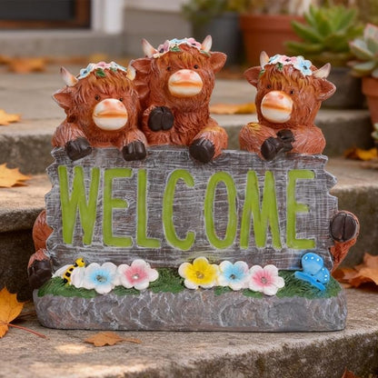 Solar Highland Cow Garden Statue Outdoor Decor - Rustic Farmhouse Decorations & Christmas, Birthday Housewarming Gifts for Mom, Grandma, Women, Resin