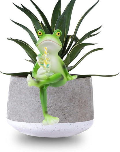 HPMAISON Miniature Frog Figurines Plant Decorations for Pots Resin Garden Frog Statue Cute Planter Hugger for Pot Fish Tank Mini Outdoor Yard Patio Fairy Garden Statue Desk Ornament (Juice Cup)
