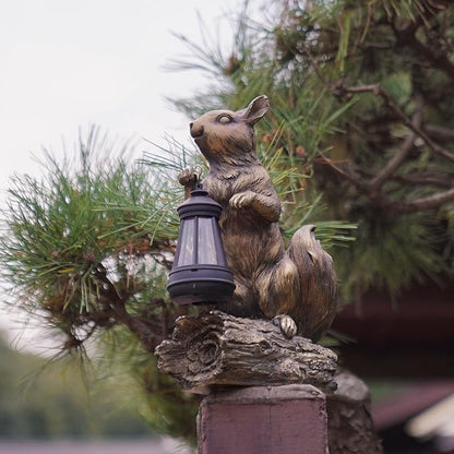 DiliComing Solar Garden Decor Outdoor Statues - Resin Cute Animal Solar Powered LED Garden Light Porcelain Squirrel Decor Yard Decorations Outdoor 8.5 * 4.5 * 11.25 Inch
