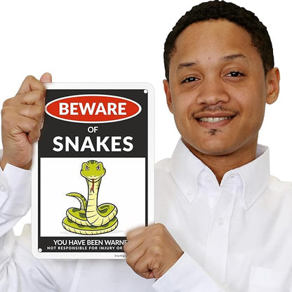 SmartSign Beware Of Snakes Warning Sign - 10"x7", 40 mil Laminated Rust-free Aluminum, Metal Signs for Snake Cave Cage Habitat Decor, Tank Accessories, Outdoors, Gifts - Funny Snakes Theme, USA-Made