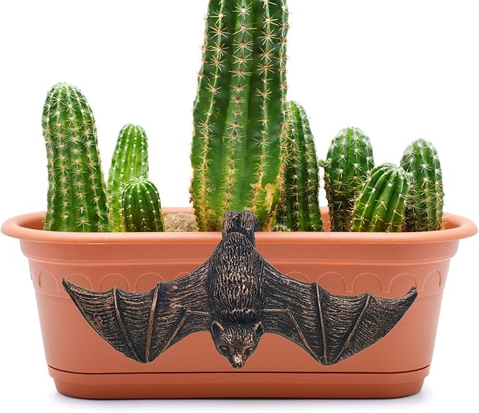 Resin Bat Garden Statues Bat Planter Hanger Flower Pot Hugger Pot Plant Decoration Plant Decorative Figurines for Fairy Garden Fence Yard Patio Outdoor Indoor Ornaments, for Family or Friends Gift