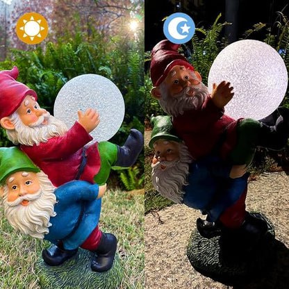 Solar Powered 2 Gnomes Playing with Ball, Decorated Solar Light, Garden Decorations Statues, Resin Garden Figurines (2 Gnomes with a Glass Ball)