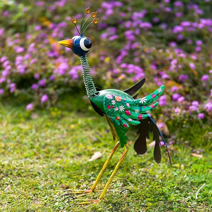 Metal Peacock Garden Statue,Outdoor Peacock Sculpture Decor Yard Art,Farmhouse Art for Yard, Patio, or Housewarming Gift for Mom, Friends