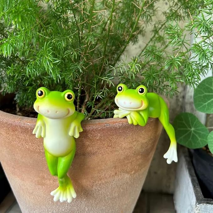 Banax 2 Pcs Cute Climbing Frog, Figurines Frog Statue Flower Pot Hugger Resin Hanging Sculpture Outdoor Statue Plant Pot Decorations for Home Garden Patio Lawn Yard Ornaments