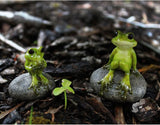 Top Collection 1.75-Inch Miniature Fairy Garden and Terrarium Cute Frog on Stone, Mini