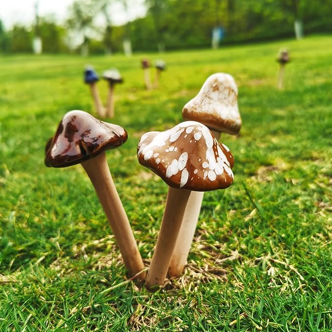8 Pieces Ceramic Mushroom Statue Garden Pot Decoration Mushroom Figurine Indoor and Outdoor Flowerpot Decoration Lawn Tree Ornaments Pottery Accessories