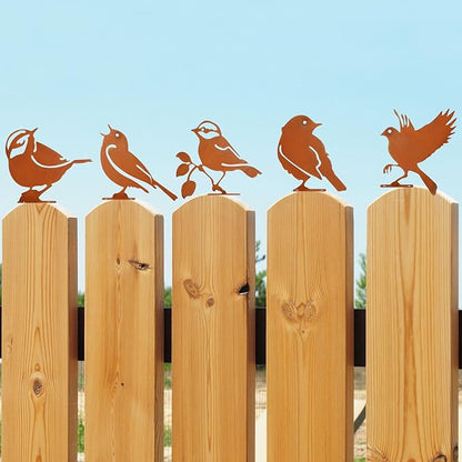 5PCS Metal Birds Fence Decoration, Outdoor Rusty Birds Garden Sculptures and Yard Art, Craft Statue Ornaments Rustic Farmhouse Garden Decor (Style 2)