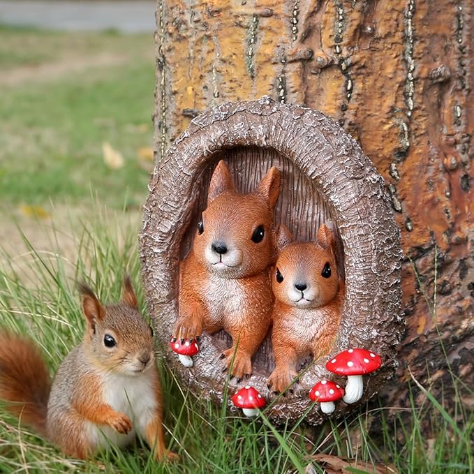 Mom and Baby Squirrel Tree Hugger Outdoor Tree Faces Decor, Resin Squirrel Figurine Garden Statues Whimsical Tree Peeker Sculpture for Patio Lawn Yard Porch Wall Ornaments