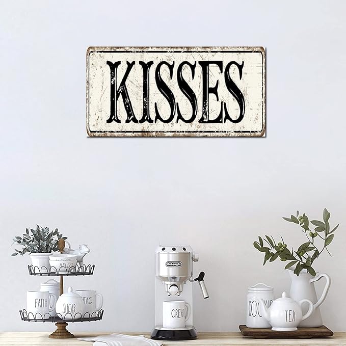 Madcolitote Vintage Kisses Wood Sign Kisses Custom Street Sign Rustic Wooden Wall Art Farmhouse Wall Decor Kitchen Wall Hanger Retro Decoration Sign Housewarming Gift 6x12in