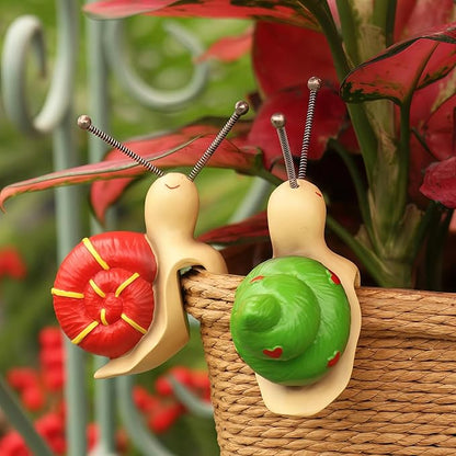Set of 2 Cute Climbing Snail Statues Flower Pot Hugger, Resin Hanging Animals Figurine Outdoor Planter Pot Decorations for Home Garden Patio Lawn Yard Ornaments