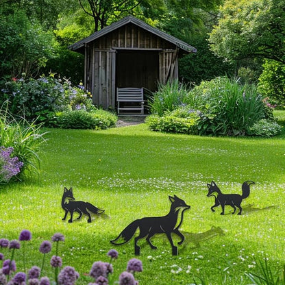 WADORN 3 Styles Fox Metal Decorative Garden Stakes, Funny Fox Family Metal Outdoor Statues Animals Black Silhouette Ornament Gifts Cute Animals Outdoor Decor for Garden Backyard Patio Lawn Walkways