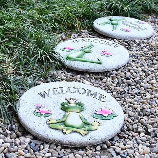 Etlegor Garden Décor Stepping Stones, Fun Animal Print Outdoor Pathway Décor Step Stones, All-Weather Lawn Pathway/Flower Beds/Courtyard Pavers(3 Frogs)