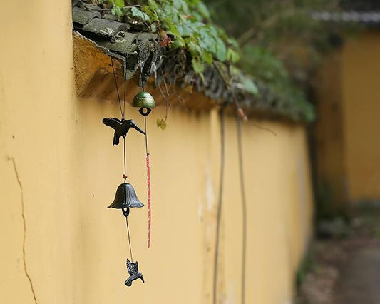 Japanese Wind Chime Cast-Iron Outdoor Ornament for Garden, Patio & Balcony, Hanging Metal Wind-Bell Decoration Gift, Blessing Pendant Windchimes, Green Hummingbirds
