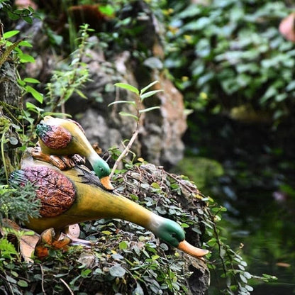 Outdoor Statue Garden Sculpture Ornaments Outdoor Cute Water Absorption Duck Statue Resin Crafts Creative Animal Art Sculpture Outdoor Garden