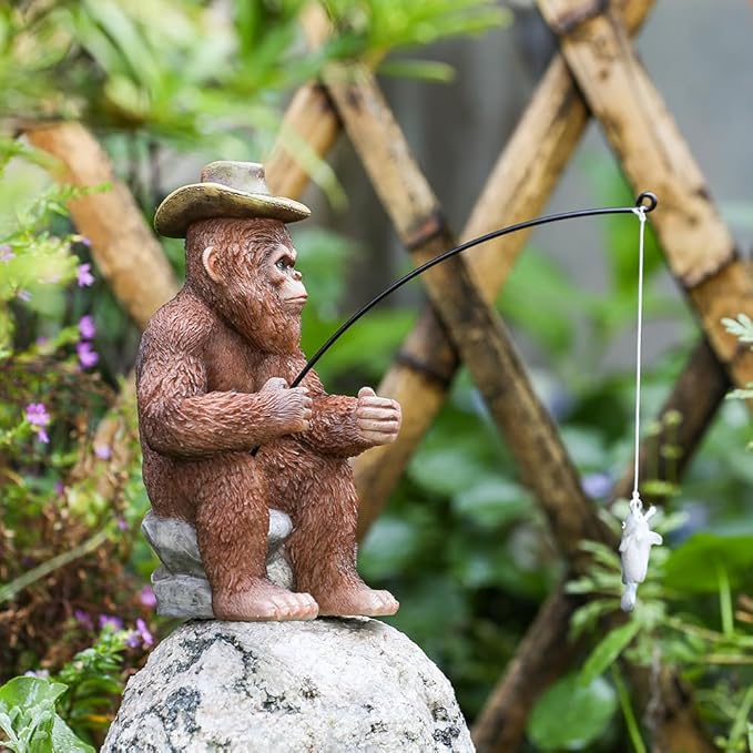 Bigfoot Statue - Bigfoot Fishing Resin Figures 7.2 Inches, Sasquatch Gifts. Bigfoot Decoration is Suitable for Outdoor and Indoor Decor. Garden Bigfoot Decor Father's Day