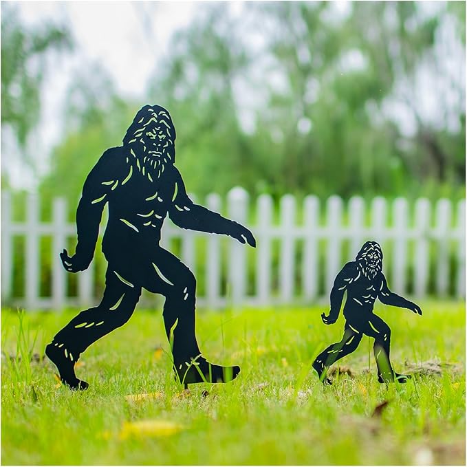EZTZEN 15.8 inch Bigfoot Outdoor Decor Big Foot Sasquatch Gifts for Men/Dad/Women Metal Bigfoot Silhouette Statues for Yard Decor, Garden Decor, Yard Art, Forests, Yard Display, Lawn Decorations