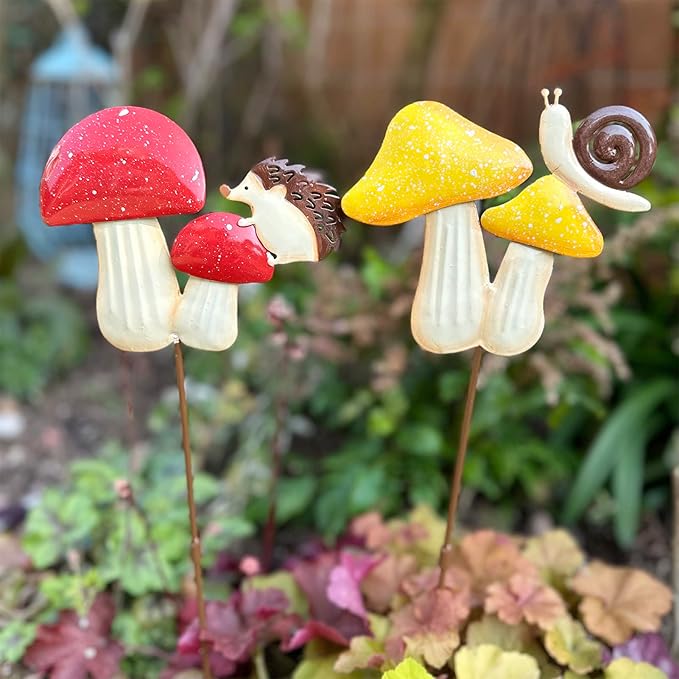 2 Pack Metal Mushroom Decorative Garden Stakes，19.6" Outdoor Garden Decor Rust Proof Metal Flower Decoration,Spring Yard Art Decorations for Lawn Patio,