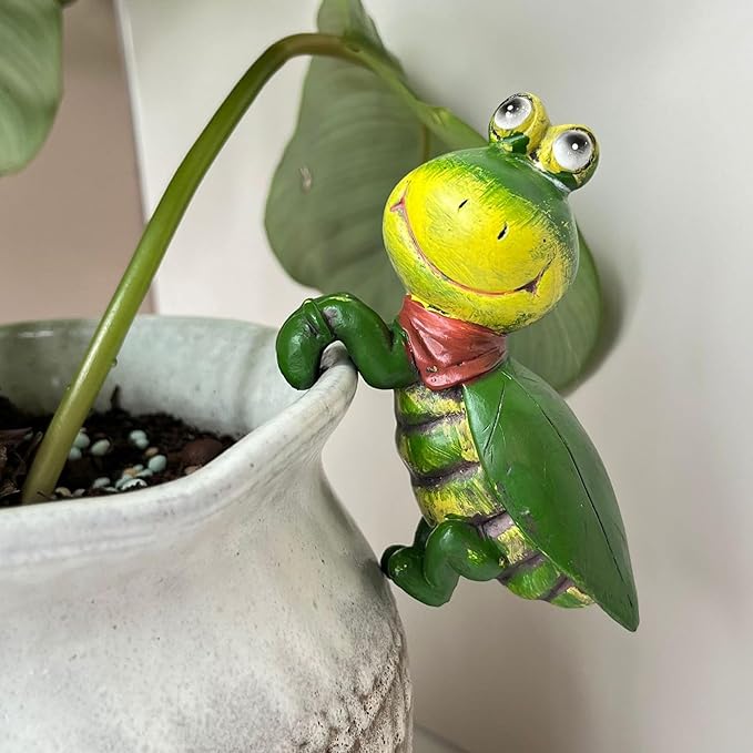 Fly Frog Figure Plant Pot Hanger, Turtle Flower Pot Hugger, Resin Tortoise Statue, Funny Pot Huggers for Planters, Cute Climbing Tortoise Flower Pot Hugger, Garden Fence Balcony Patio Yard (FLY FROG)