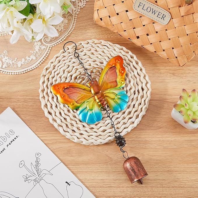 WADORN Metal Butterfly Wind Chimes, Funny Butterfly Wind Bells Lucky Butterflies Hanging Windchimes Garden Decorations for Indoor Outdoor Yard Patio Home Garden Balconies Ornament Housewarming Gifts