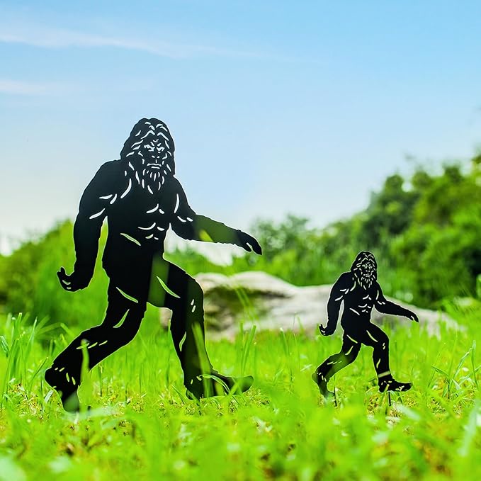 EZTZEN 15.8 inch Bigfoot Outdoor Decor Big Foot Sasquatch Gifts for Men/Dad/Women Metal Bigfoot Silhouette Statues for Yard Decor, Garden Decor, Yard Art, Forests, Yard Display, Lawn Decorations