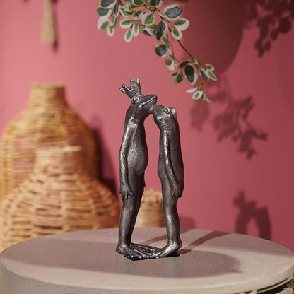 Frog Decor Garden Statue Decor Outside - Artgenius Couple Kissing Statue Outside Frog Figurines for Yard Patio Lawn Decorations Couple Frogs Front Yard Decorations Outdoor 3.6"2.1"8.7" LC Lcdecohome