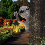 Alien Tree Hugger with Solar Lantern, Funny Alien Garden Statue Tree Peeker Resin Sculpture Outdoor Decor for Patio Lawn Yard Ornaments